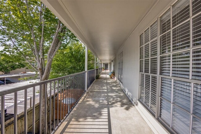 Building Photo - 12633 Memorial Dr