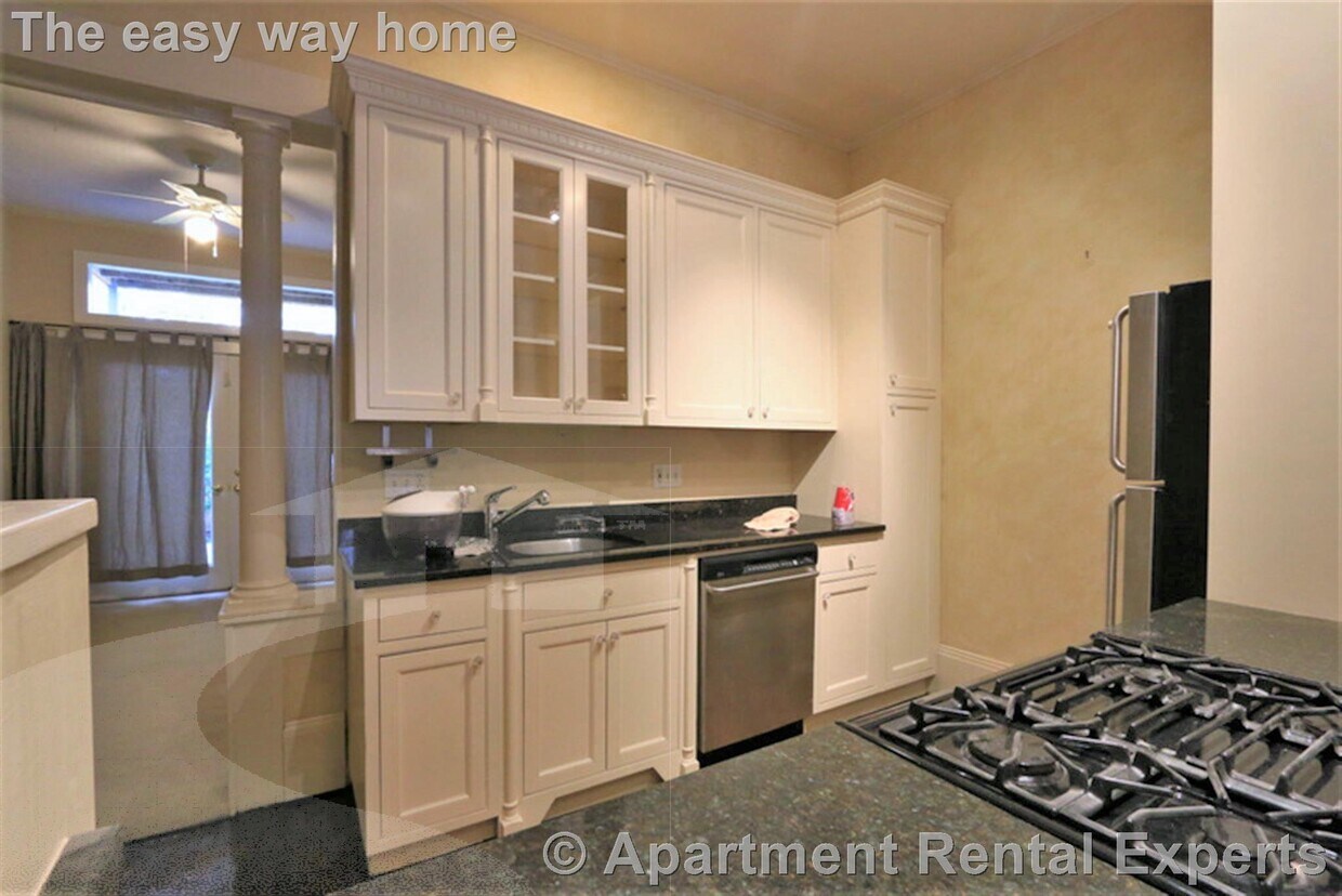 Primary Photo - 22 Bigelow St