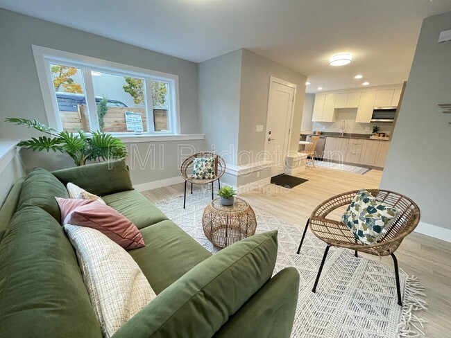 Photo - 5886 SE 46th Ave Apartment