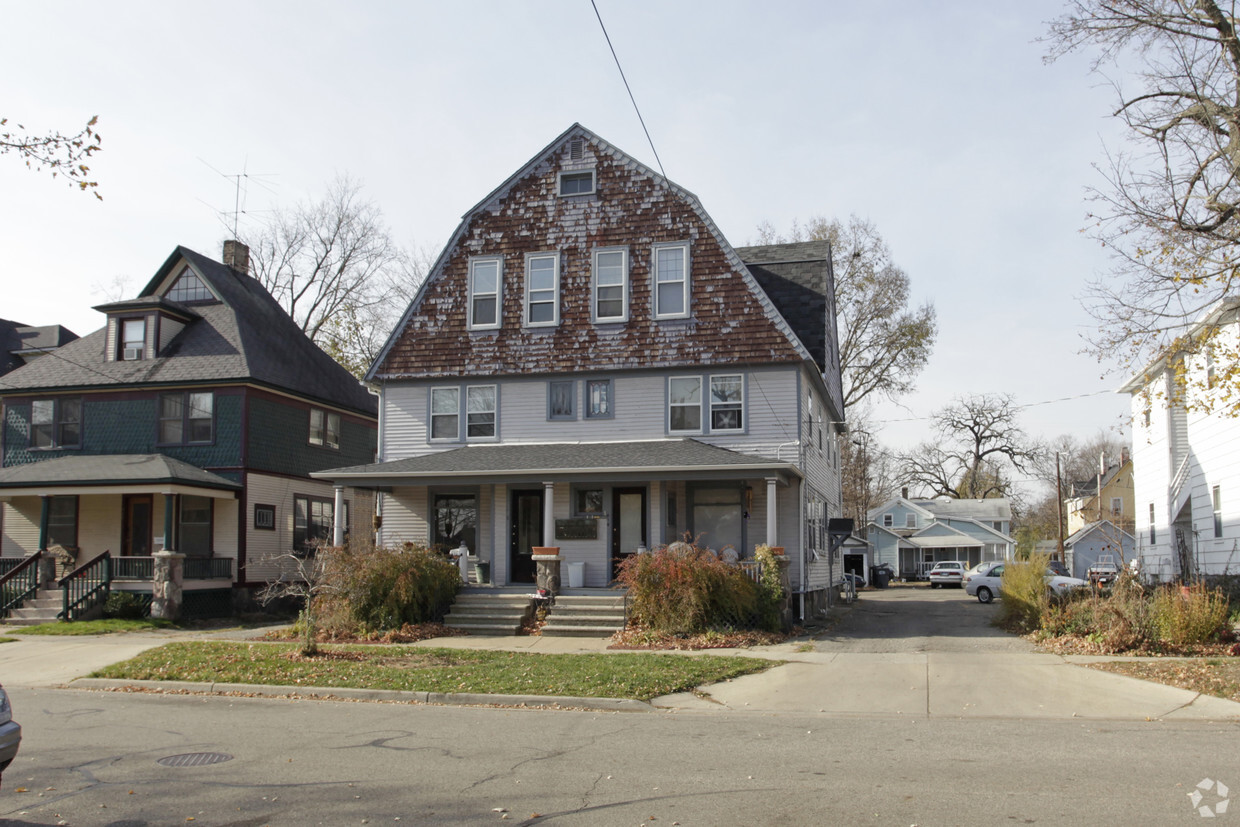 Building Photo - 418 Pearl St