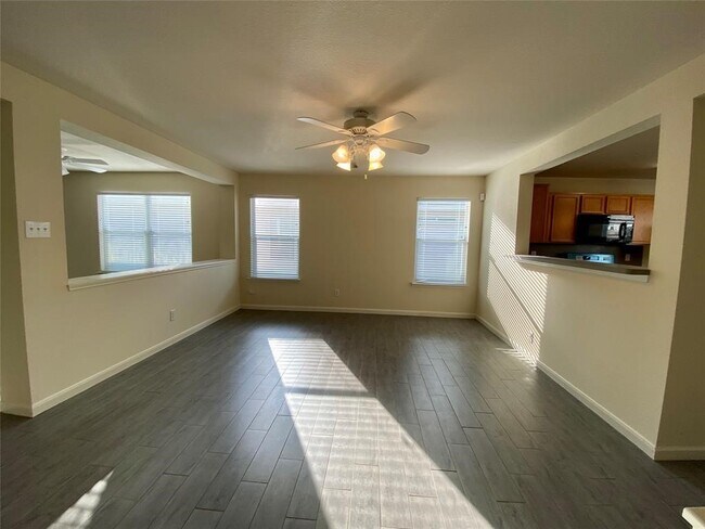 Foto del edificio - 18210 Hammondsport Ln