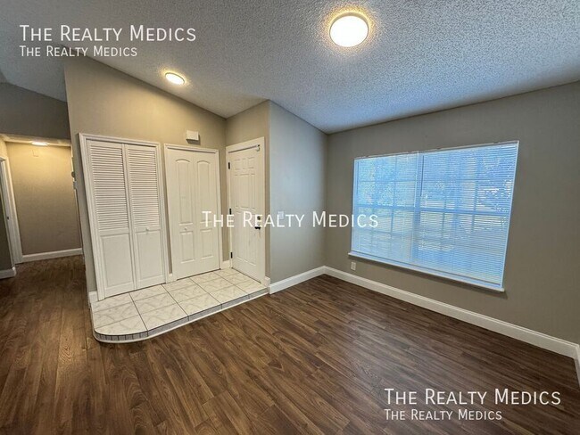 Foto del edificio - 313 Azincourt Ln