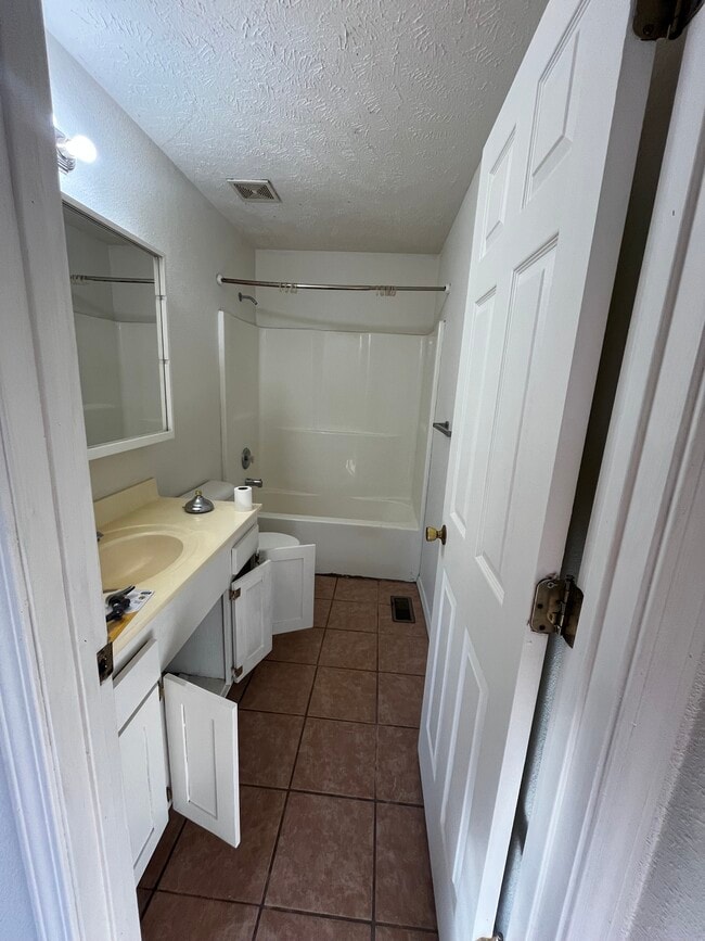 Foto del edificio - 935 W Poplar St