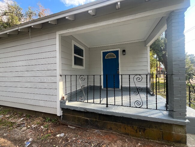 Building Photo - 514 Iowa Ave