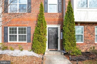 Building Photo - 2885 Falkirk Alley