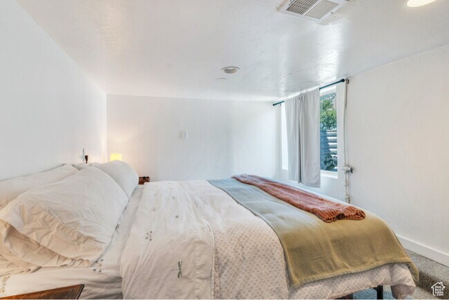 Foto del edificio - 555 800 E