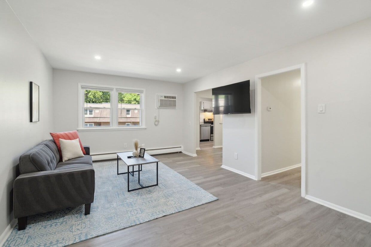 Foto principal - 518 Wharton Dr