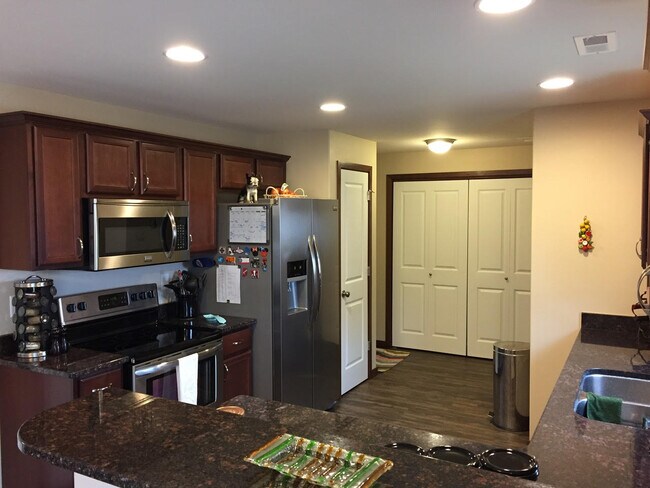 Foto del edificio - 35 Jaro Wy