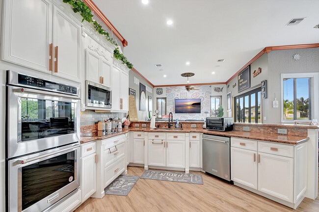 Building Photo - 11618 Manatee Bay Ln