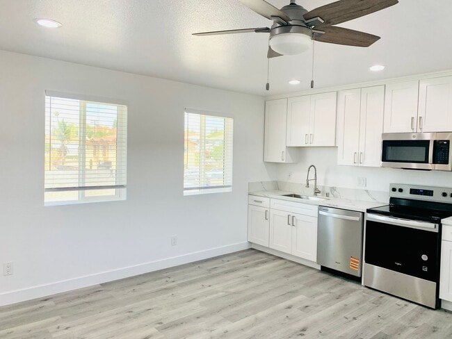 Building Photo - CHARMING Newly Constructed 1BD/BA Availabl...