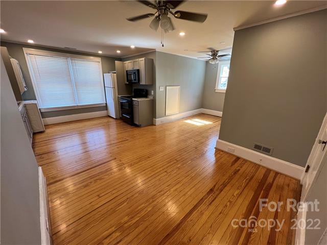 Foto principal - 229 N New Hope Rd