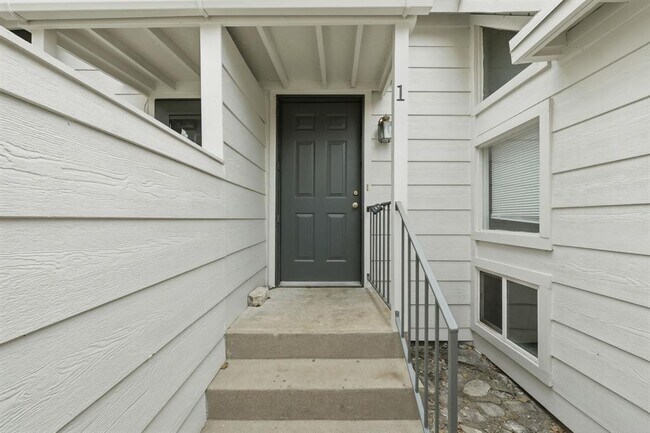 Foto del edificio - 2711 St Edwards Cir