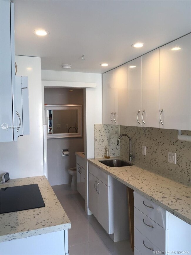 Foto del edificio - 4349 Sheridan Ave