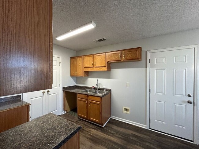 Foto del edificio - 4539 Cedargreen Cove