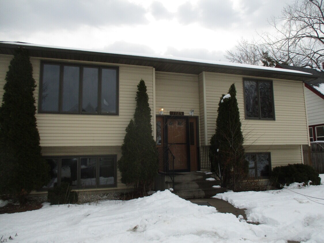 casa - 3725 36th Ave S