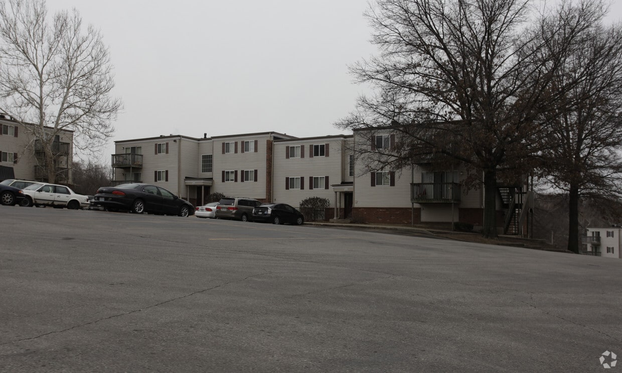 Building Photo - Walnut Grove