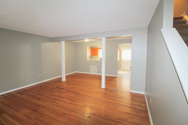 Building Photo - Beautiful 3-Bedroom Townhome for rent!