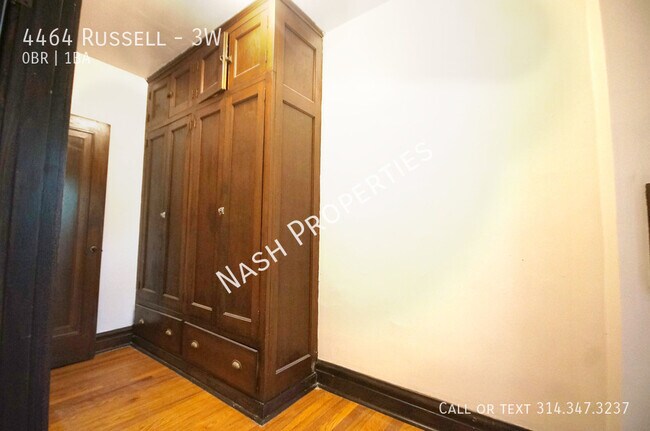 Building Photo - $825 - Large Studio apartment in Southwest...