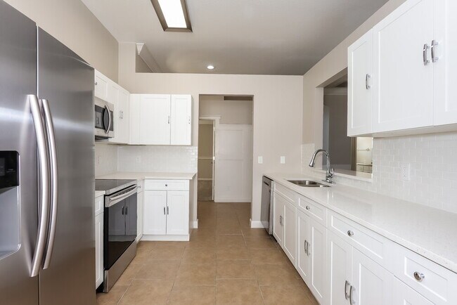 Foto del edificio - 12327 Hawkeye Point Pl
