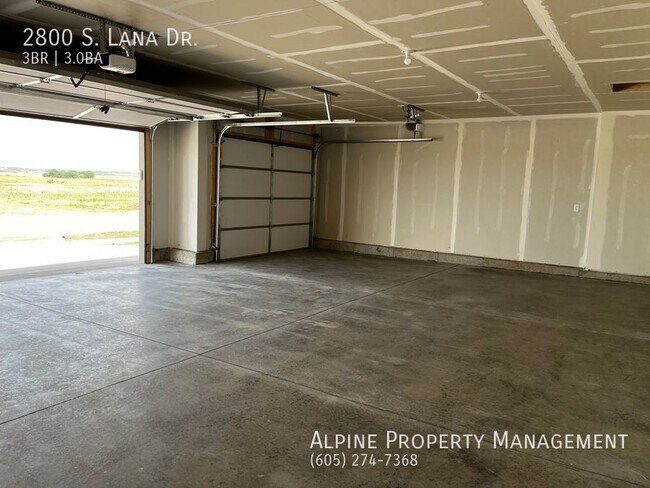 Building Photo - Newly Built 3 Bed/3 Bath Rental Home!