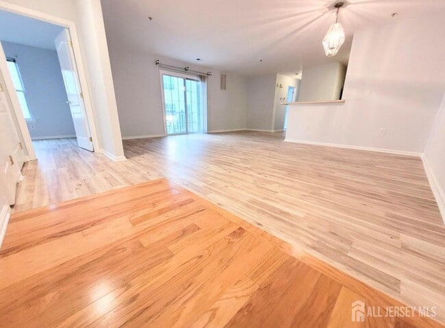 Building Photo - 113 Lionheart Ln