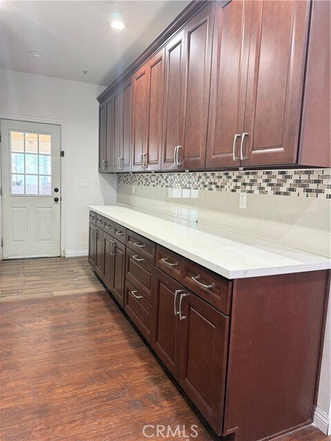 Foto del edificio - 3718 Earle Ave