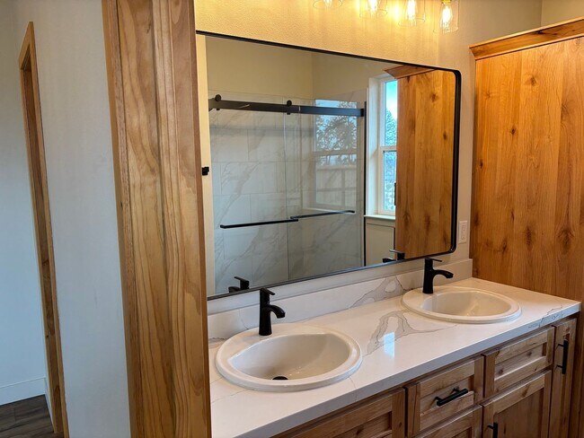 Foto del edificio - 835 Fawndale Ln
