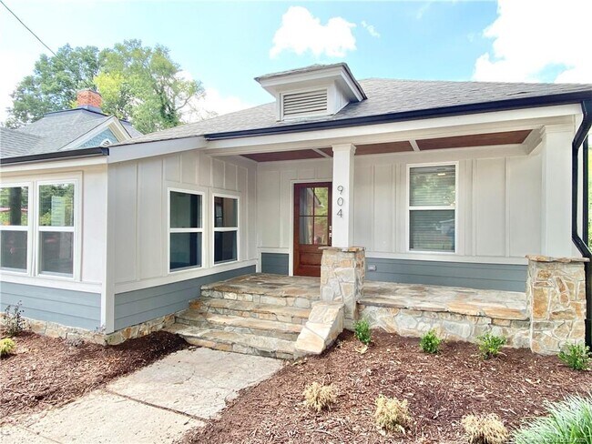 Foto del edificio - 904 S Blount St