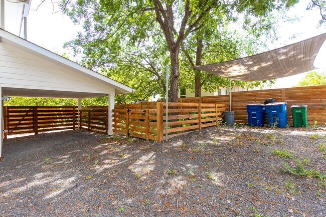 Foto del edificio - Modern Elegance Meets Vibrant Living in th...