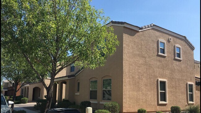 Foto del edificio - 4 bedroom in Lyon's Gate