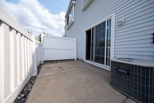 Building Photo - 15963 Flotilla Trail