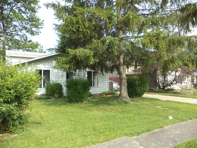 Building Photo - 5843 Lee Ave