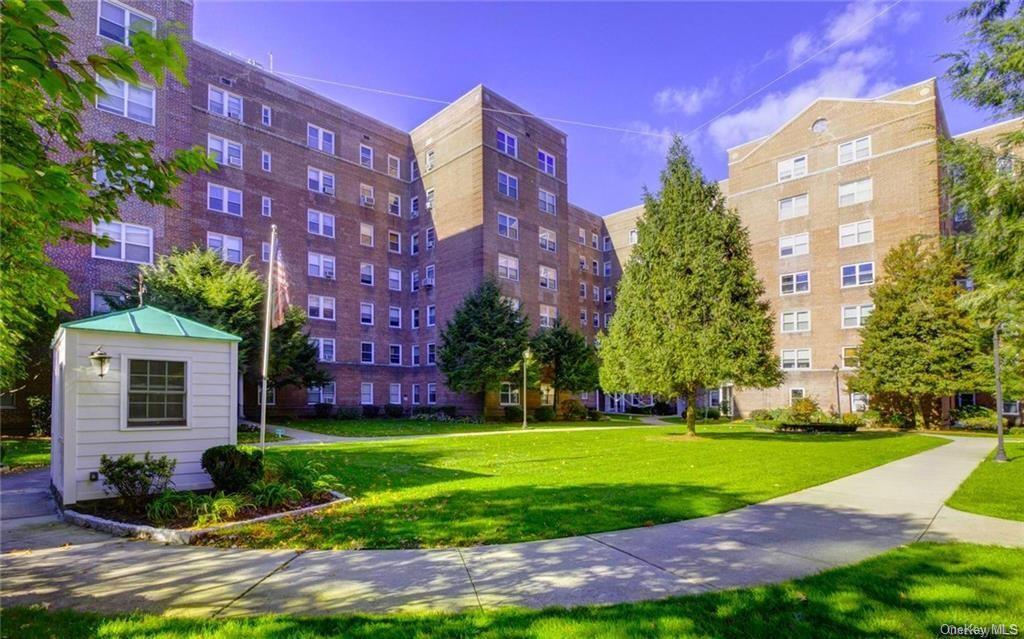 Primary Photo - 90 Bryant Ave