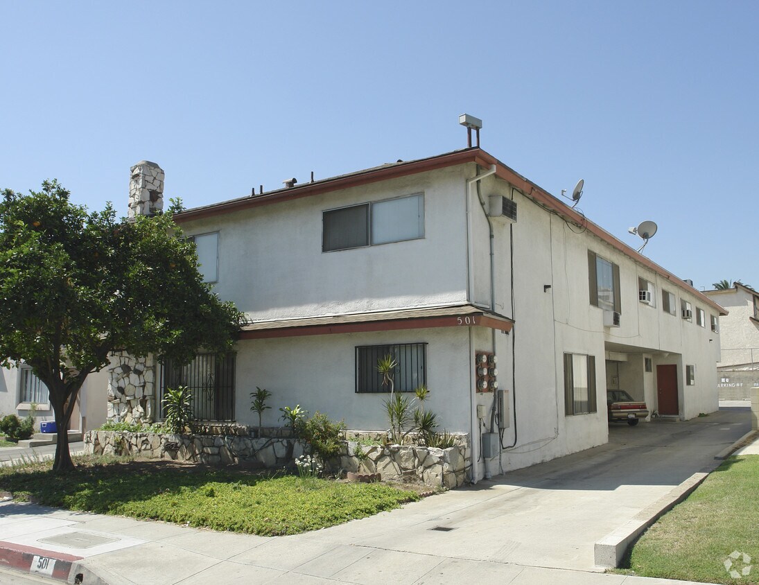 Primary Photo - 501 S Chapel Ave