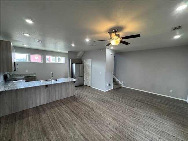 Photo - 1666 S Razorback Rd Townhome