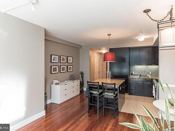 Building Photo - 1414 S Penn Square