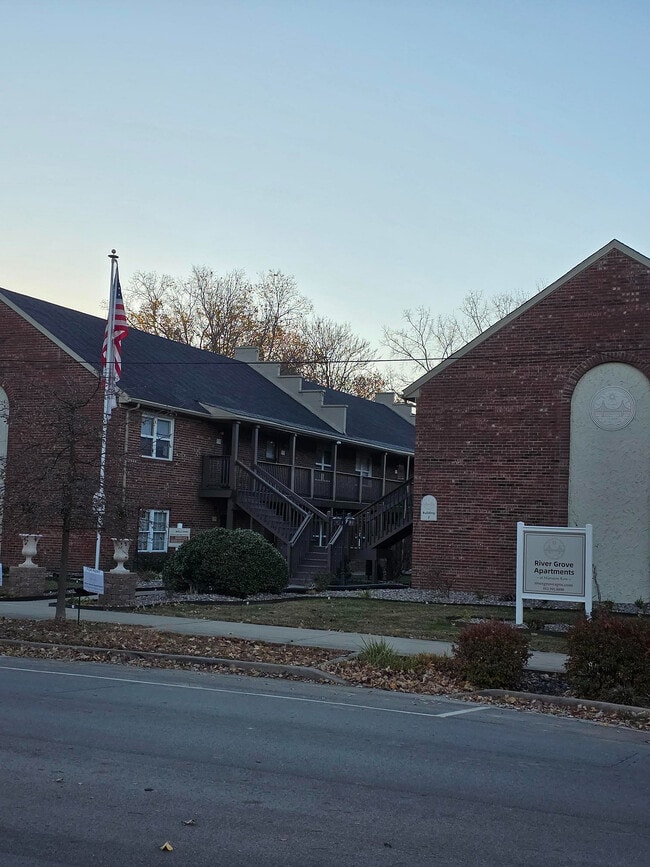 Building Photo - River Grove Apartments