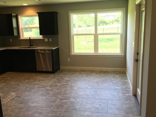 Foto del edificio - 2307 Longwood Dr