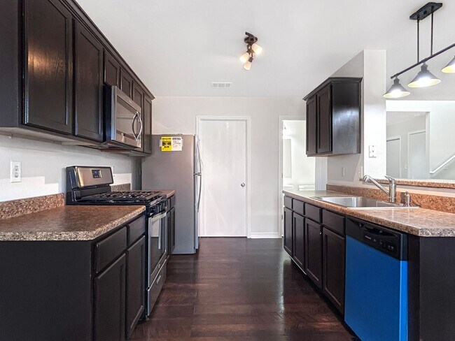 Foto del edificio - Spacious 4-Bedroom Converse Home with Loft, Flex Room, and Included Appliances