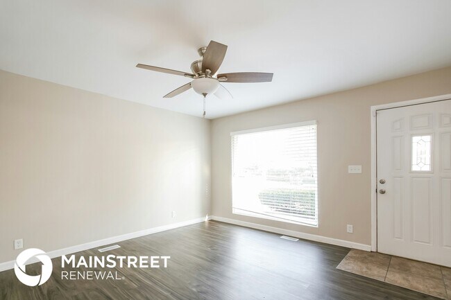 Building Photo - 8605 Catalina Dr