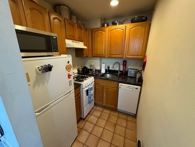 Foto del edificio - 305 Shawmut Ave