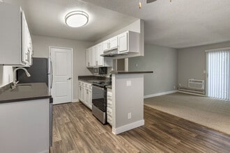 Building Photo - Fairway Glen