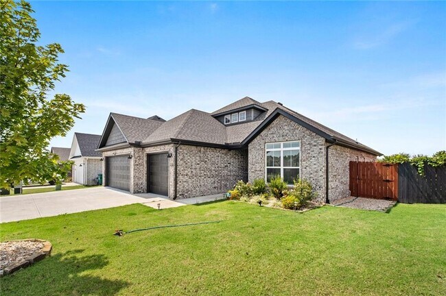 Building Photo - 1241 Bootleg Rd