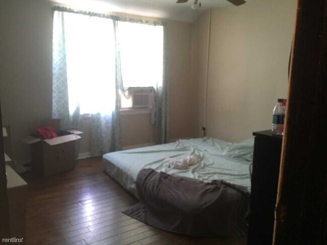 Building Photo - 2 br, 1 bath Townhome - 858 Fahs St