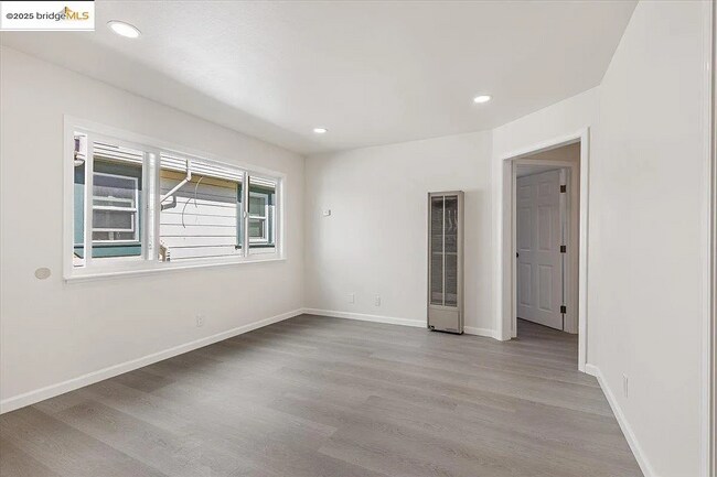 Foto del edificio - 2846 McGee Ave