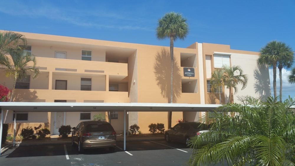 Primary Photo - 7560 Sun Island Dr S