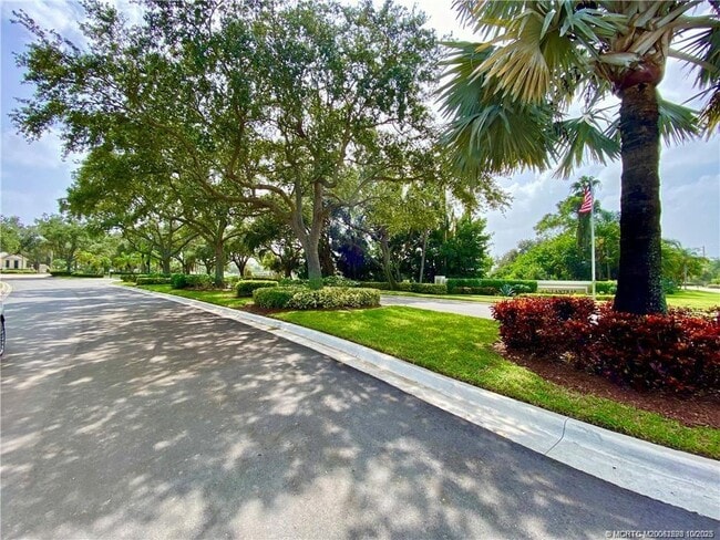 Foto del edificio - 3198 SE Carrick Green Ct
