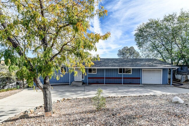 Building Photo - 4 bedroom 2 bathroom home for rent in Pres...