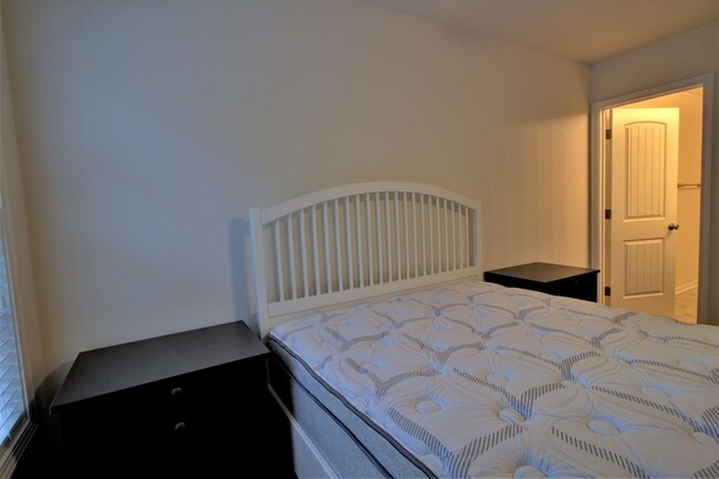 Building Photo - Townes at Holly Ridge Townhome- 2 Bed, 2.5...