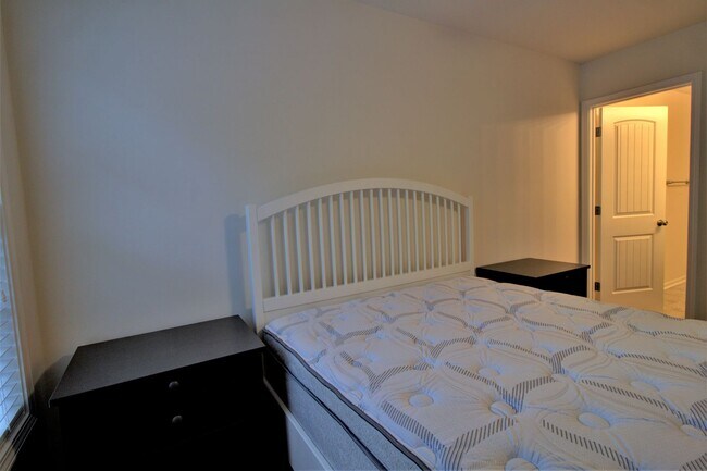 Foto del edificio - Townes at Holly Ridge Townhome- 2 Bed, 2.5...